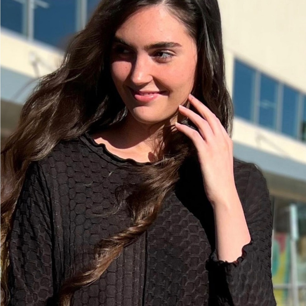 Tabitha Dress 🖤 - Picture 2 of 3